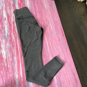 Lululemon wunder under size 6